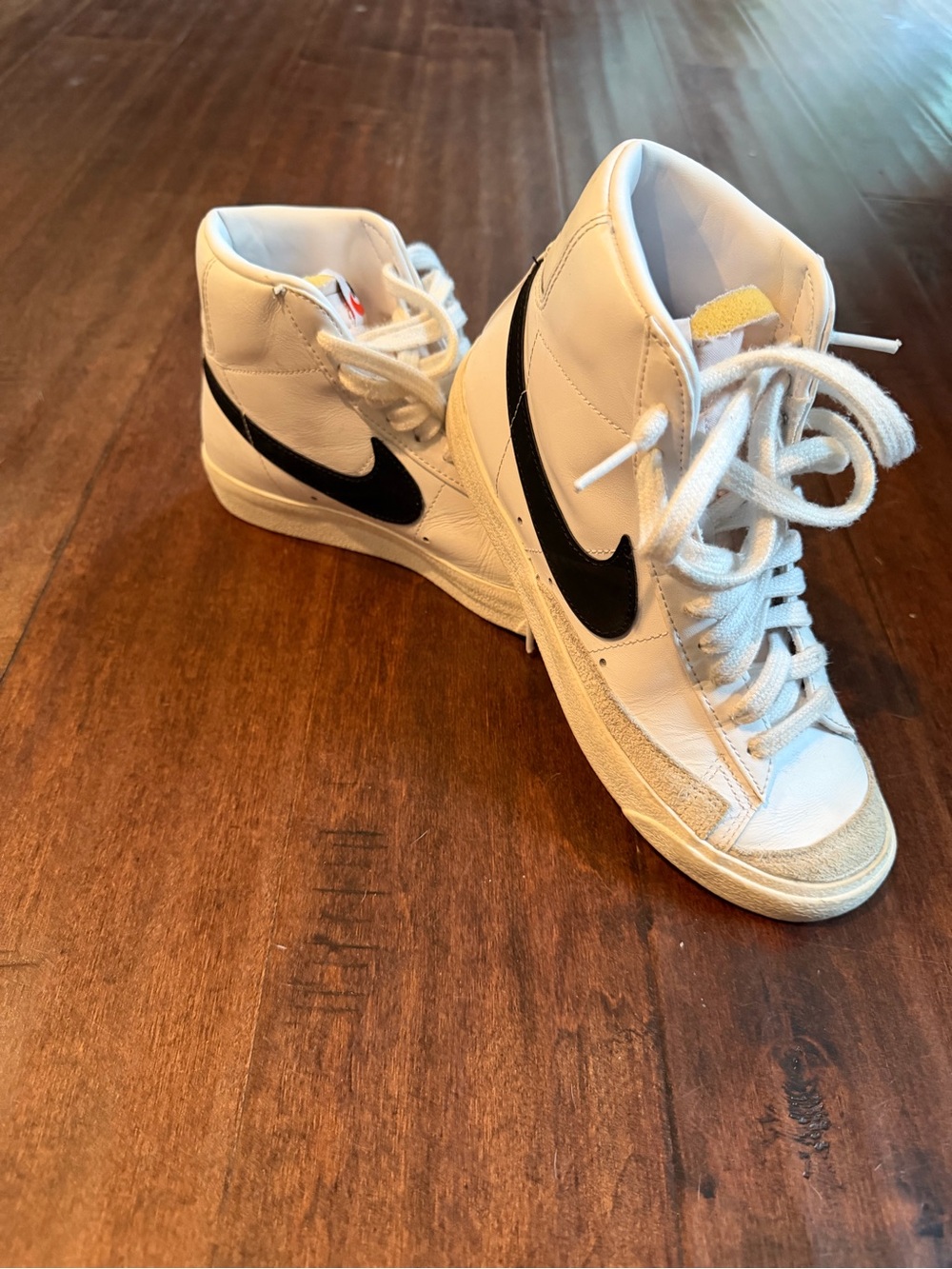 Nike Blazers Good condition. White and Black High-Top Sneakers